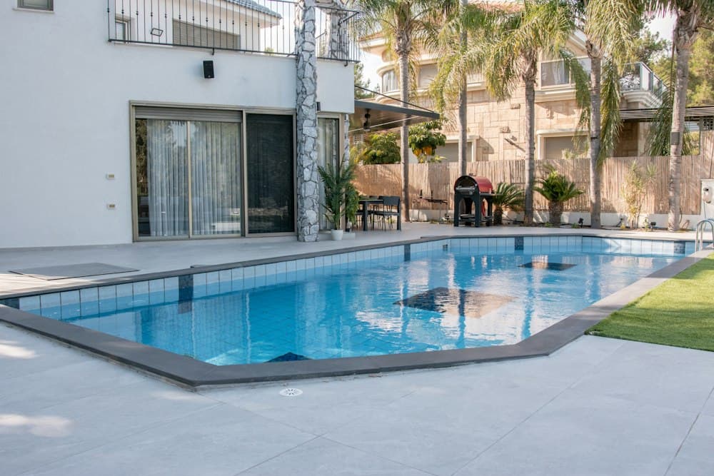 Sunken Courtyard Plunge
